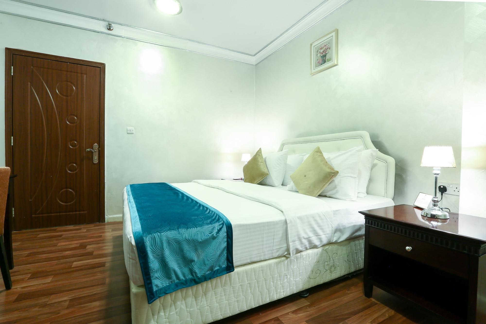 La Villa Suites Hotel Doha Exterior photo