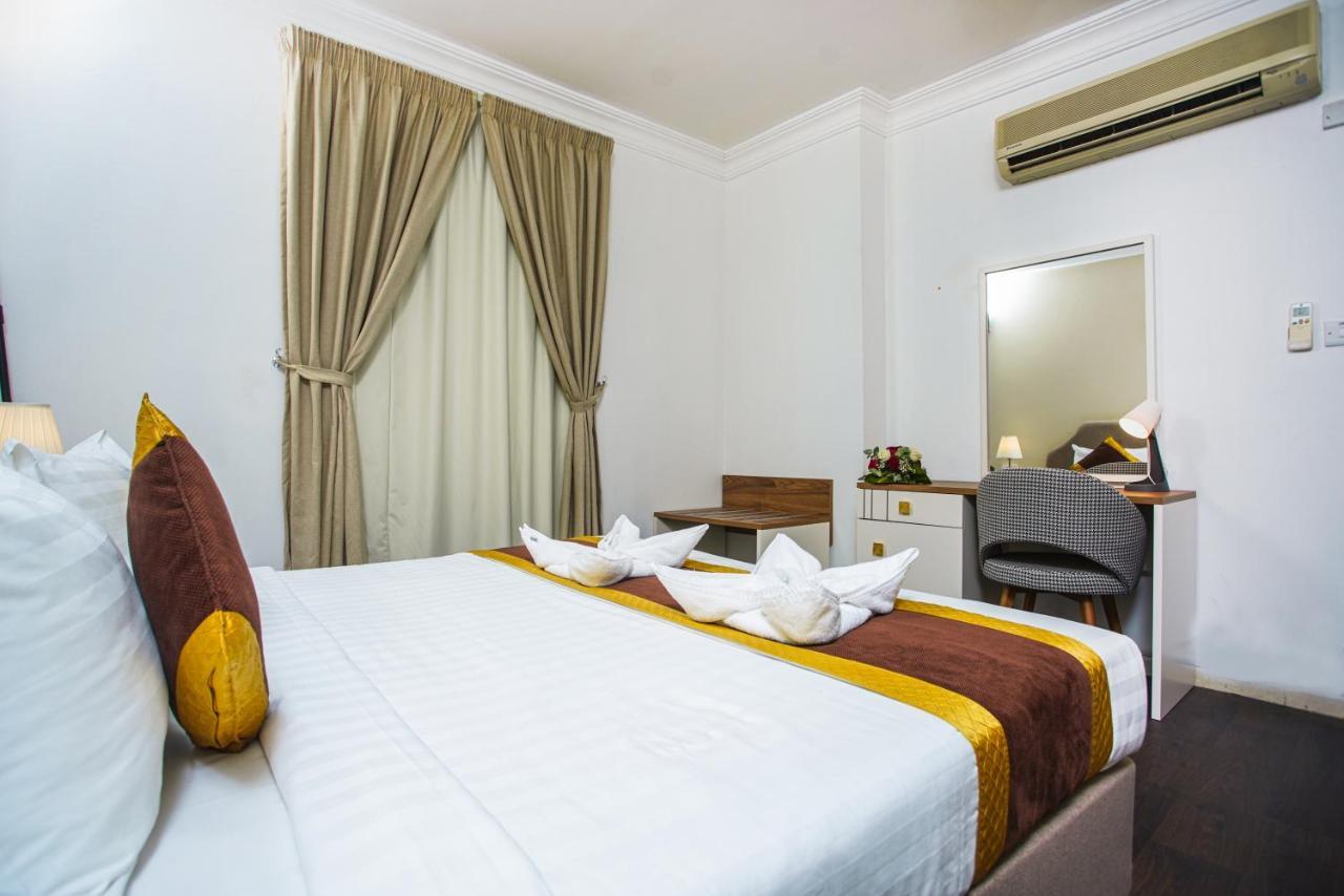 La Villa Suites Hotel Doha Exterior photo