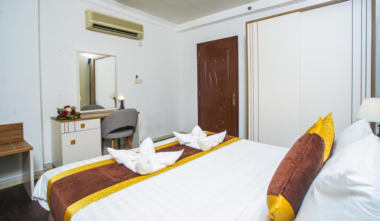 La Villa Suites Hotel Doha Exterior photo